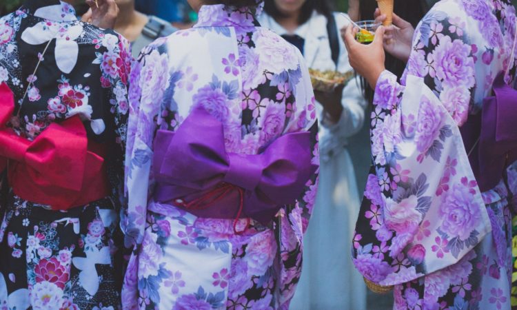 Traditional Yukata Patterns and Accessories You Should Buy