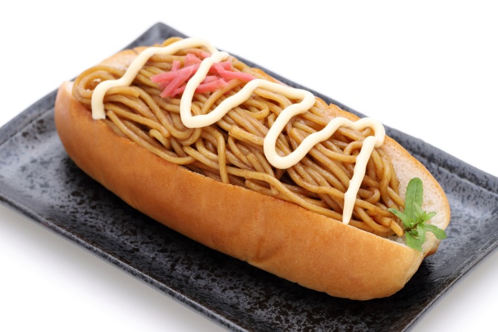 a photo of the japanese yakisoba bread