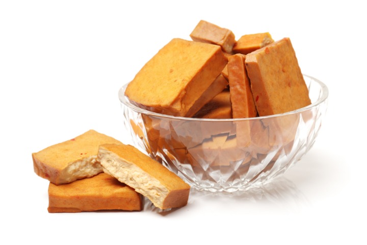 a photo of atsuage tofu in a clear bowl