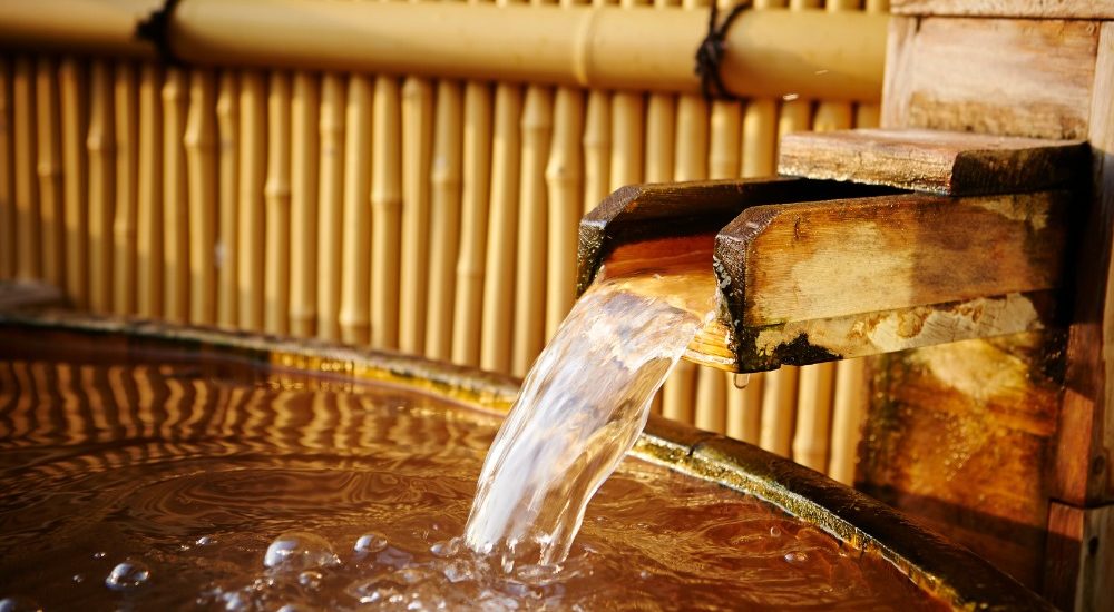 Japanese onsen is a type of hot spring bathing site in Japanese