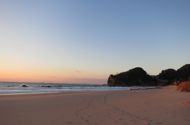 a photo of irita beach near tokyo at sunset