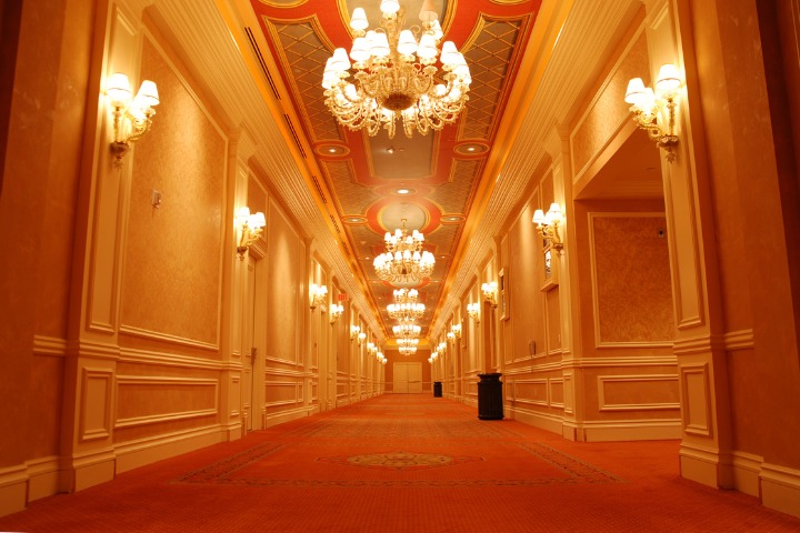 japanese love hotels corridor