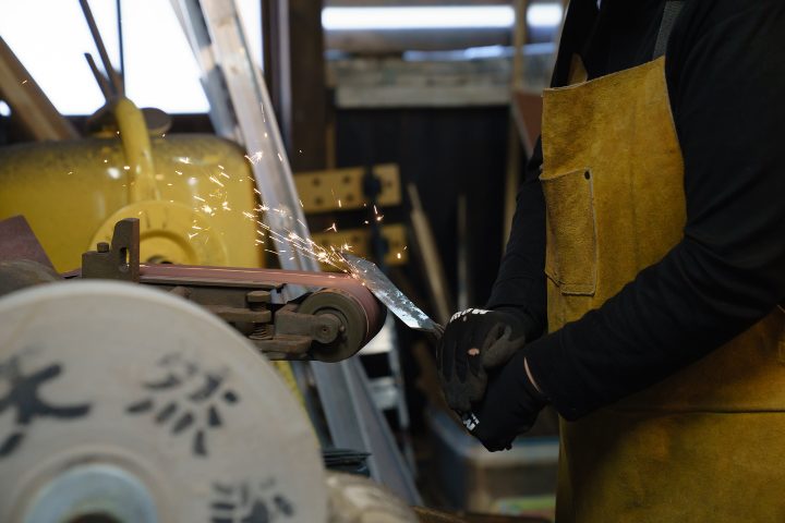 Sharpening the Iron blade 